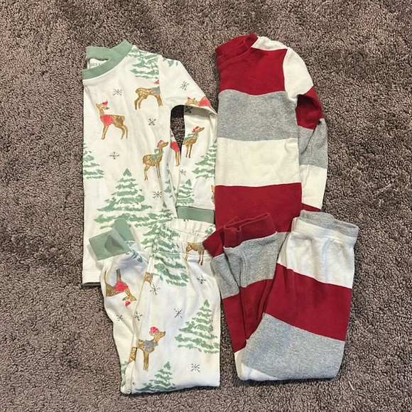 Burt's Bees Other - Burt’s bees holiday Christmas 2T two piece pj sets bundle